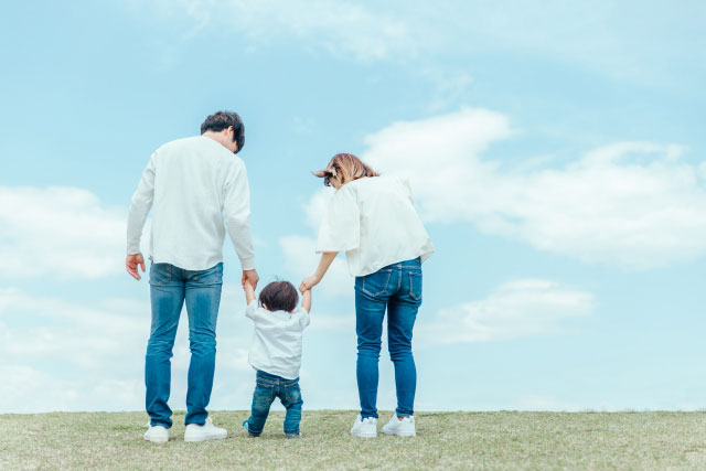 間違いなく、親は過去に回帰し子は未来に生きている。